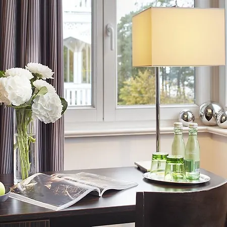 Hotel Belvedere Und 4*